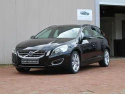 Zwart, metallic lak Gebruikt 2012 Volvo V60 Summum Stationwagen | € 17.950 (Duur)