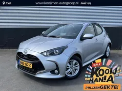 Grijs Gebruikt 2023 Toyota Yaris Business Edition Hatchback | € 22.400 (Eerlijke prijs)