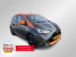 Grijs Gebruikt 2021 Toyota Aygo Hatchback | € 13.499 (Iets duurder)