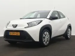 Wit Gebruikt 2023 Toyota Aygo Play Hatchback | € 19.745 (Goede deal)