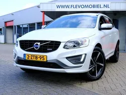 Wit, metallic lak Gebruikt 2015 Volvo XC60 R-Design SUV | € 21.450 (Eerlijke prijs)