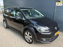 Zwart, metallic lak Gebruikt 2012 VW Touran Cross MPV | € 8.945