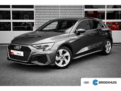 Grijs Gebruikt 2023 Audi A3 Sportback Ambiente Hatchback | € 28.900 (Eerlijke prijs)