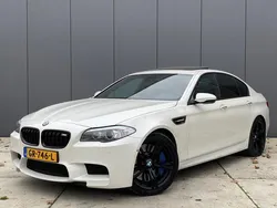 Wit, metallic lak Gebruikt 2012 BMW M5 Shadowline Sedan | € 39.995