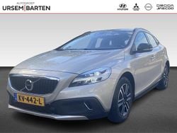 Bruin Gebruikt 2016 Volvo V40 Momentum Hatchback | € 17.430 (Goede deal)