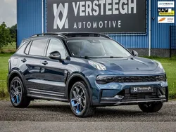 Blauw, metallic lak Gebruikt 2024 Lynk & Co 01 SUV | € 30.900 (Eerlijke prijs)
