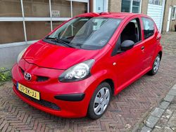 Rood Gebruikt 2008 Toyota Aygo Hatchback | € 3.750 (Eerlijke prijs)