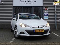 Wit (metallic) Gebruikt 2012 Opel Astra GTC Sport Hatchback | € 5.450 (Eerlijke prijs)