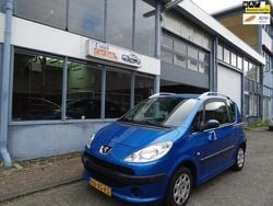 Blauw Gebruikt 2007 Peugeot 1007 Hatchback | € 1.600 (Eerlijke prijs)