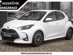 Wit Gebruikt 2024 Toyota Yaris Hybrid Active Hatchback | € 23.950 (Eerlijke prijs)