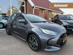 Grijs Gebruikt 2023 Toyota Yaris Hybrid Team Hatchback | € 23.995 (Eerlijke prijs)