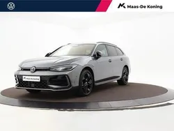 Grijs Gebruikt 2024 VW Passat R-line Edition Stationwagen | € 49.790