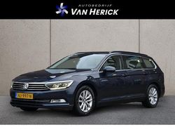Blauw Gebruikt 2017 VW Passat Comfortline Stationwagen | € 14.945 (Goede deal)