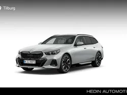 Nieuw 2025 BMW 550e Stationwagen | € 118.029 (Eerlijke prijs)