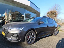 Grijs Gebruikt 2023 Ford Focus ST-Line Stationwagen | € 23.500 (Eerlijke prijs)