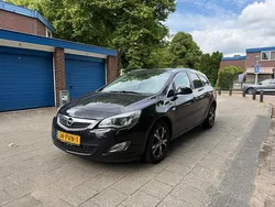 Zwart Gebruikt 2011 Opel Astra Cosmo Stationwagen | € 2.700 (Eerlijke prijs)