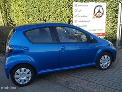 Blauw Gebruikt 2010 Toyota Aygo Hatchback | € 4.950 (Iets duurder)