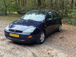 Blauw Gebruikt 2000 Ford Focus Trend Hatchback | € 1.150 (Eerlijke prijs)