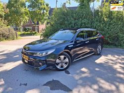 Blauw, metallic lak Gebruikt 2017 Kia Optima Hybrid Sedan | € 19.950 (Eerlijke prijs)