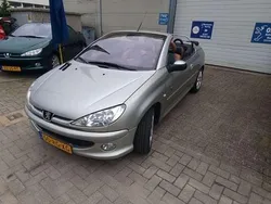 Zilver Gebruikt 2005 Peugeot 206 Roland Garros Cabriolet | € 4.995
