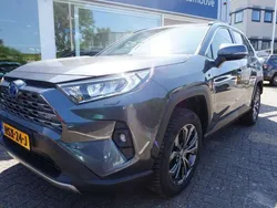 Grijs Gebruikt 2024 Toyota RAV4 Hybrid Team SUV | € 44.925 (Eerlijke prijs)