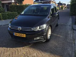 Zwart Gebruikt 2017 VW Touran MPV | € 13.800 (Goede deal)