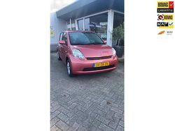 Rood Gebruikt 2007 Daihatsu Sirion Hatchback | € 2.250 (Eerlijke prijs)