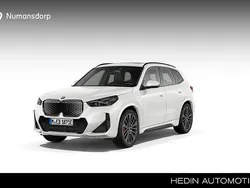 Zwart Nieuw 2025 BMW iX1 M Sport SUV | € 61.400 (Eerlijke prijs)