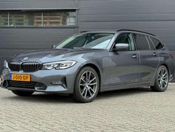 Grijs Gebruikt 2020 BMW 320 Executive Stationwagen | € 23.950 (Goede deal)