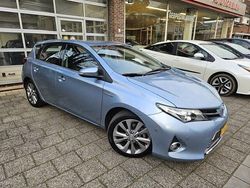 Blauw Gebruikt 2013 Toyota Auris Executive Hatchback | € 11.950 (Eerlijke prijs)