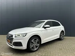 Wit, metallic lak Gebruikt 2018 Audi Q5 Black Edition SUV | € 29.995 (Eerlijke prijs)