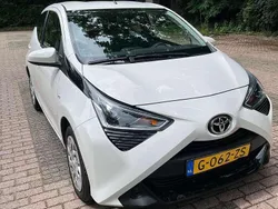 Wit Gebruikt 2020 Toyota Aygo X-play Hatchback | € 8.999 (Eerlijke prijs)