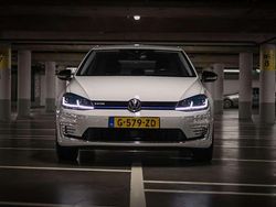 Wit Gebruikt 2019 VW e-Golf Hatchback | € 13.570 (Eerlijke prijs)