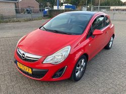 Rood Gebruikt 2012 Opel Corsa Hatchback | € 1.100 (Eerlijke prijs)