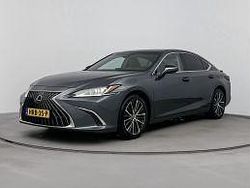 Grijs Gebruikt 2023 Lexus ES300H Business Edition Sedan | € 44.950 (Super prijs)