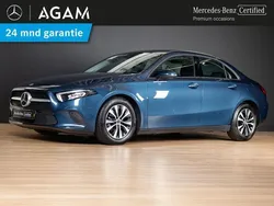 Blauw, metallic lak Gebruikt 2021 Mercedes A180 Business Sedan | € 27.950 (Goede deal)
