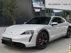 Grijs Gebruikt 2023 Porsche Taycan Cross Turismo Sedan | € 74.890 (Eerlijke prijs)