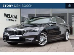 Saphirschwarz (donker zwart metallic) Gebruikt 2025 BMW i5 Shadowline Sedan | € 79.950