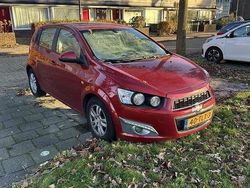 Rood Gebruikt 2012 Chevrolet Aveo LT Hatchback | € 2.000 (Eerlijke prijs)