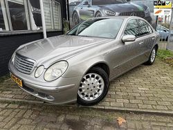 Grijs Gebruikt 2005 Mercedes E240 Elegance Sedan | € 3.285 (Duur)