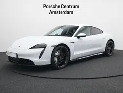 Wit Gebruikt 2023 Porsche Taycan Performance Package Sedan | € 69.950 (Eerlijke prijs)