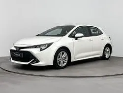 Wit Gebruikt 2022 Toyota Corolla Hybrid Business Edition Hatchback | € 22.980 (Eerlijke prijs)