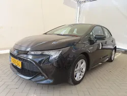 Zwart Gebruikt 2021 Toyota Corolla Active Hatchback | € 19.500 (Eerlijke prijs)