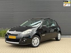 Zwart Gebruikt 2012 Renault Clio IV Collection Hatchback | € 4.750 (Eerlijke prijs)