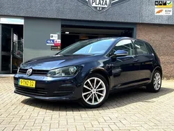 Blauw, metallic lak Gebruikt 2014 VW Golf VII Trendline Hatchback | € 6.440 (Goede deal)