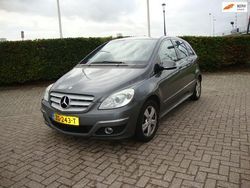 Grijs Gebruikt 2008 Mercedes B150 MPV | € 2.395 (Duur)