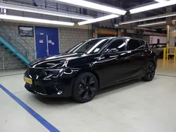 Zwart, metallic lak Gebruikt 2024 Opel Astra Comfort Hatchback | € 26.900 (Super prijs)