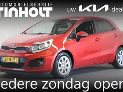 Rood Gebruikt 2014 Kia Rio Hatchback | € 8.950 (Eerlijke prijs)