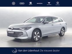 Grijs, metallic lak Gebruikt 2024 VW Passat Business Stationwagen | € 38.190 (Eerlijke prijs)