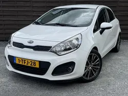 Wit Gebruikt 2014 Kia Rio Plus Hatchback | € 8.450 (Eerlijke prijs)